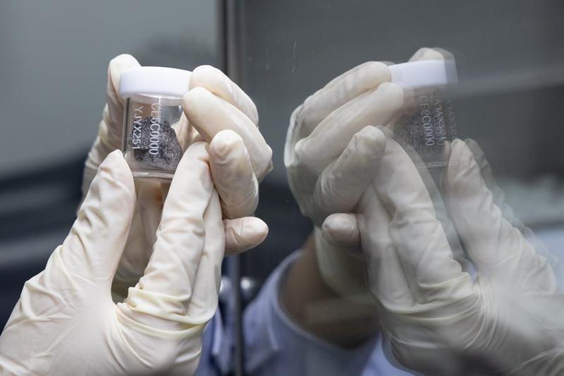 satelit pengindraan jauh Bulan