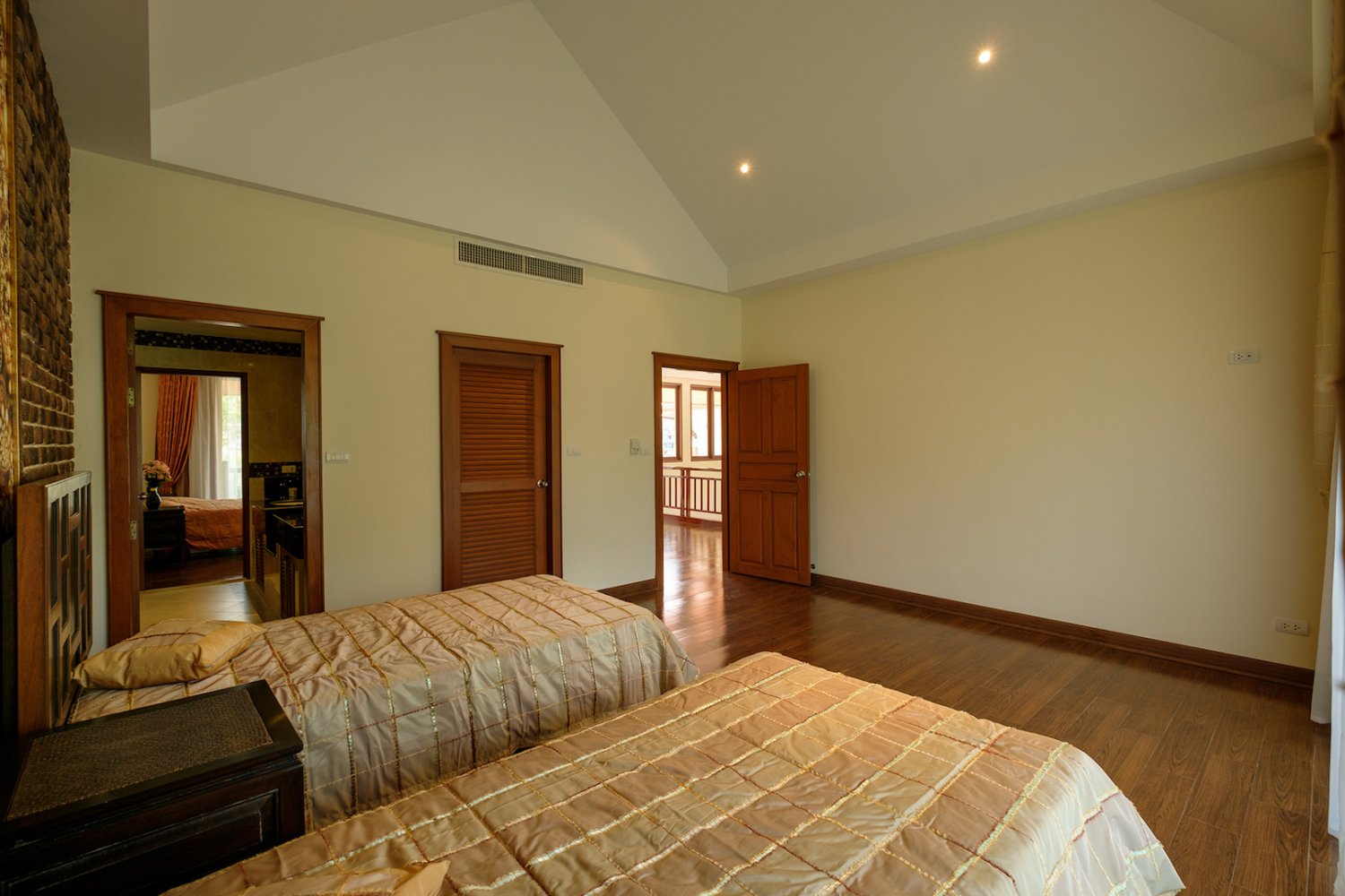 Property image - gallery 33