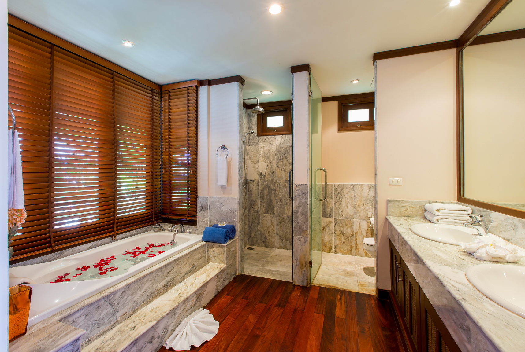 Property image - gallery 12