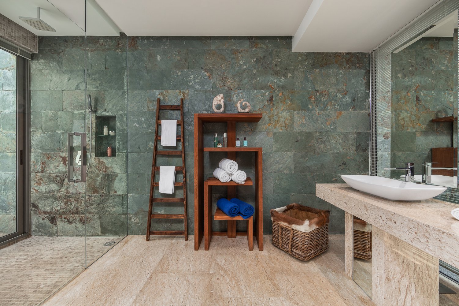 Property image - gallery 84