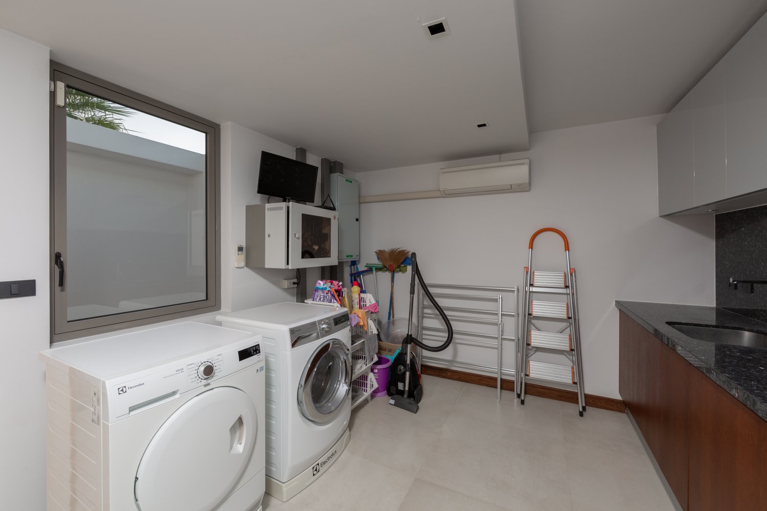 Property image - gallery 112