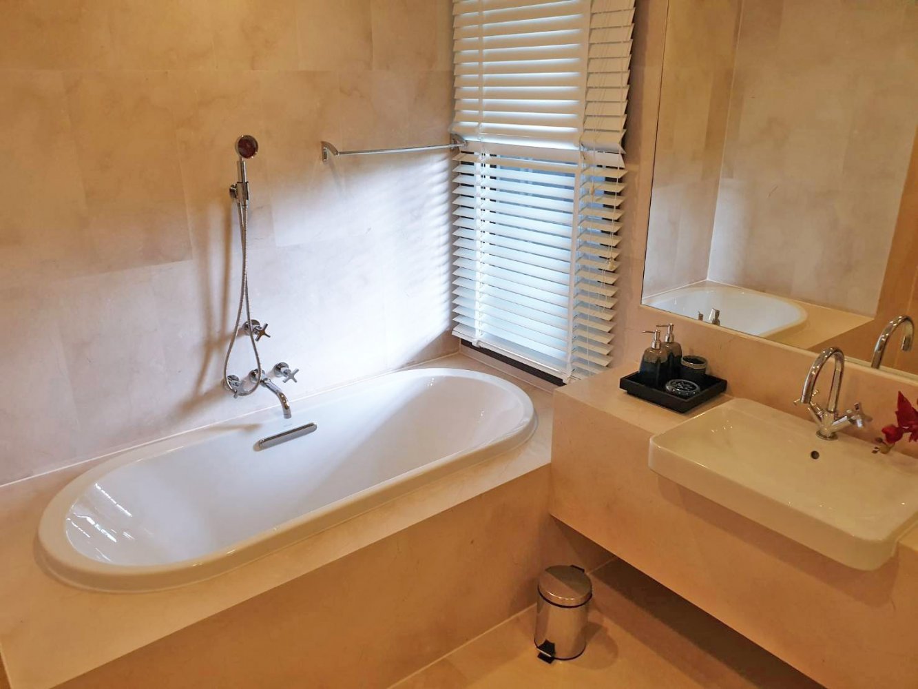 Property image - gallery 13