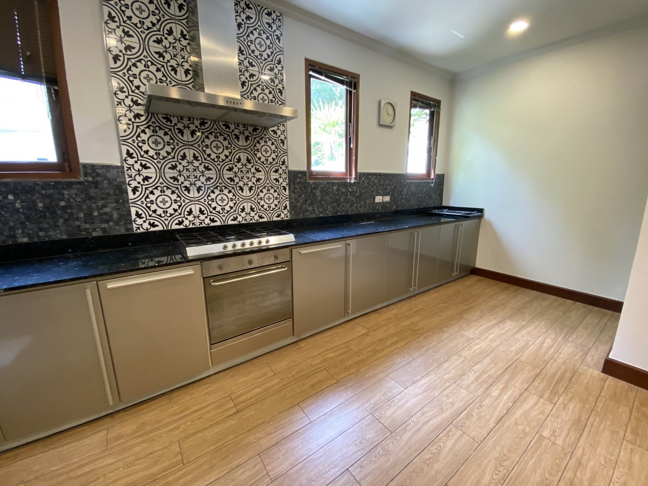 Property image - gallery 13