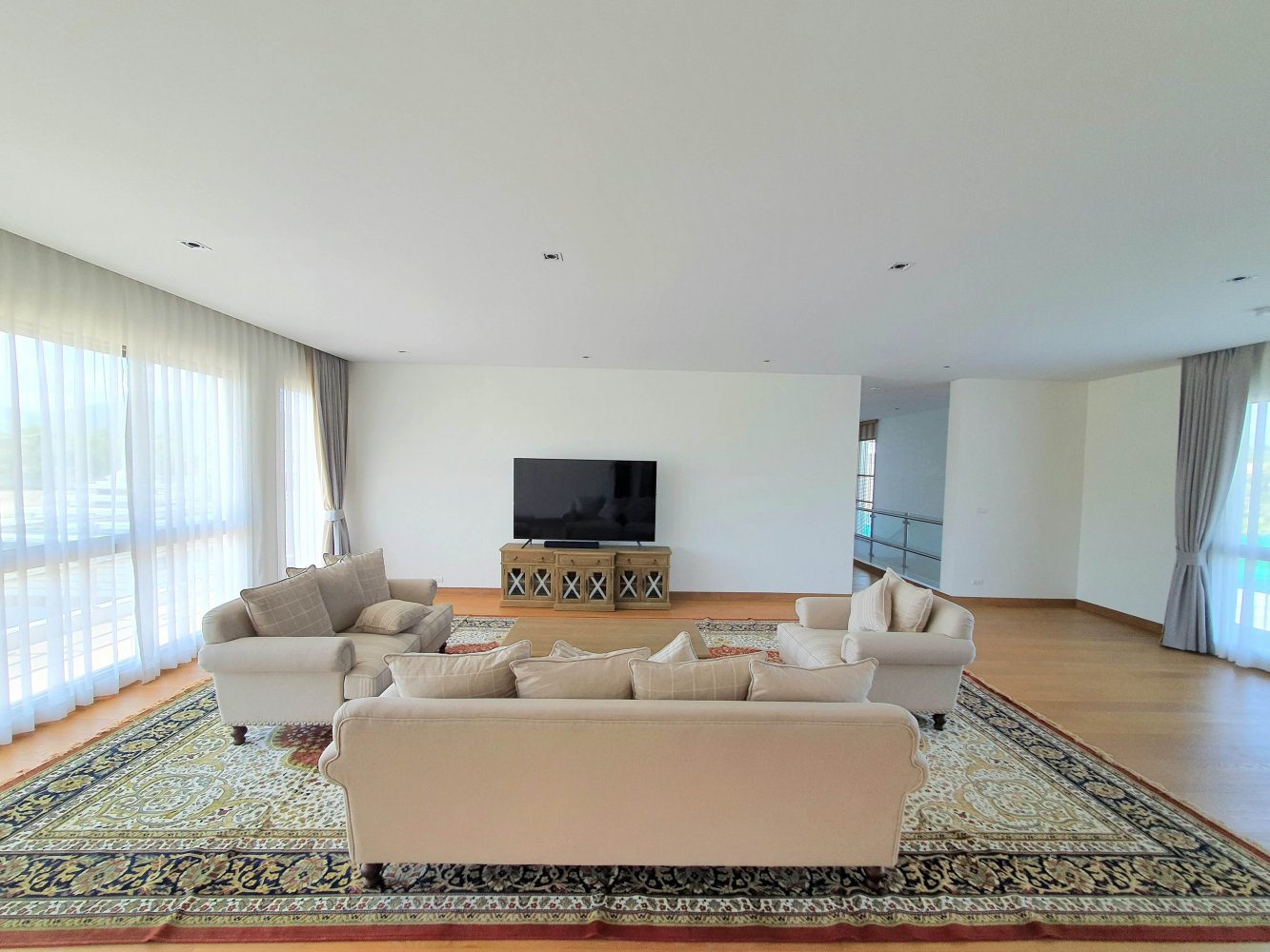 Property image - gallery 11