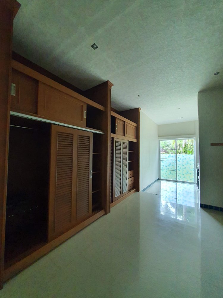 Property image - gallery 9