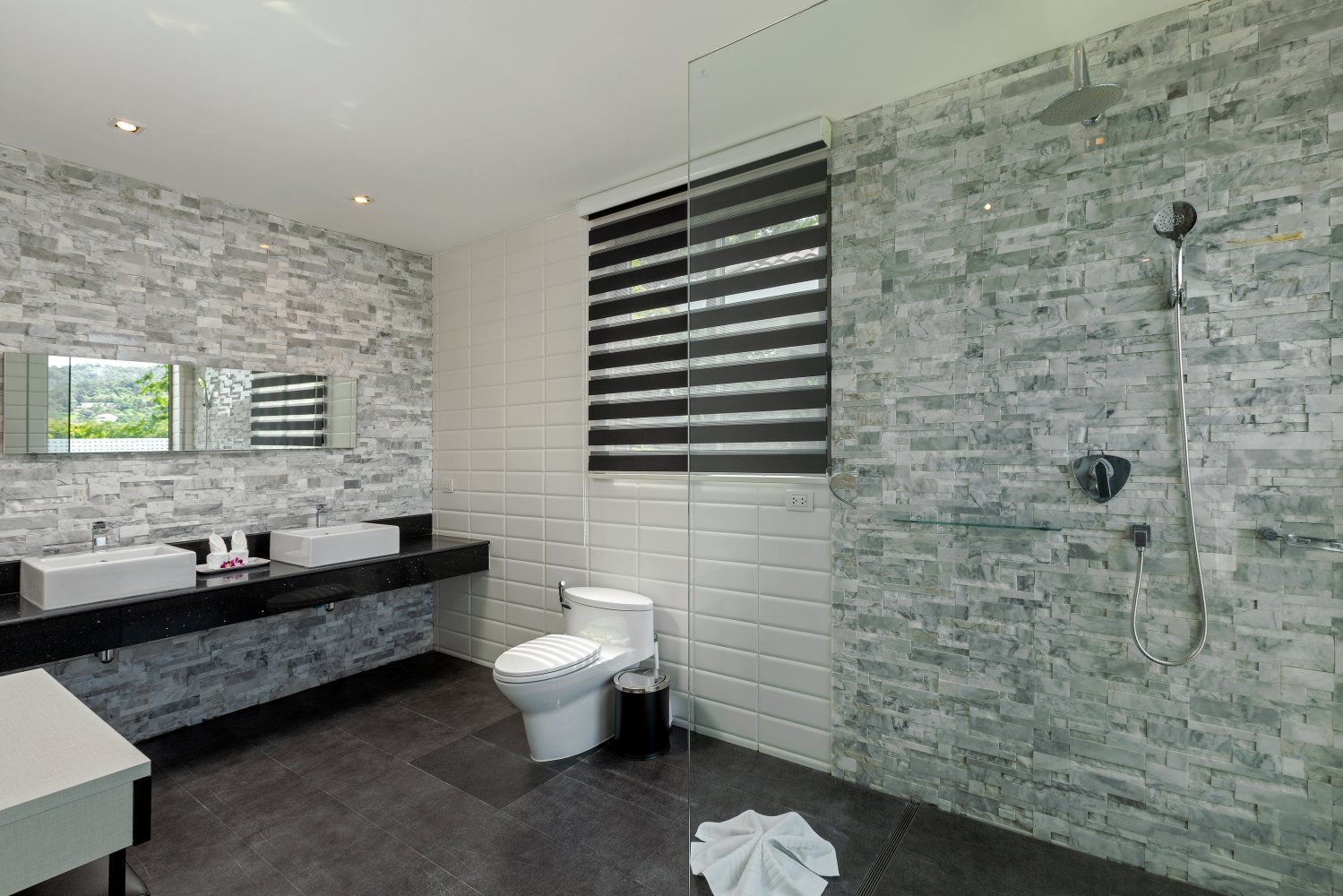 Property image - gallery 29