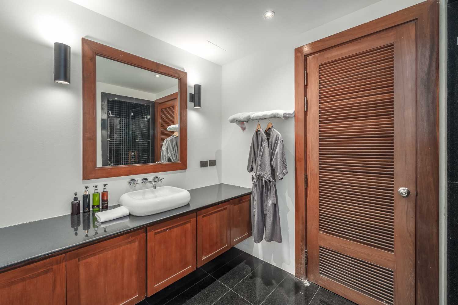 Property image - gallery 28