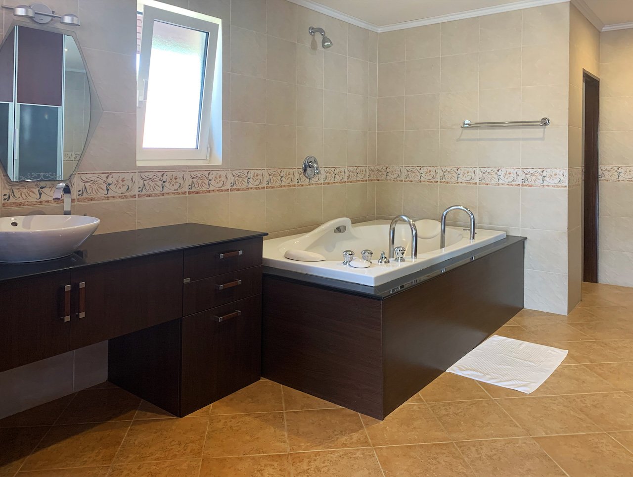 Property image - gallery 29