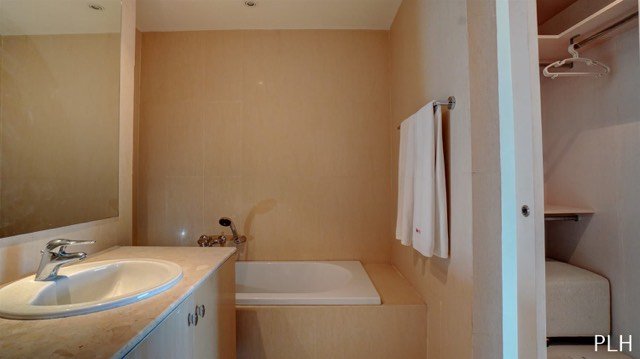 Property image - gallery 9