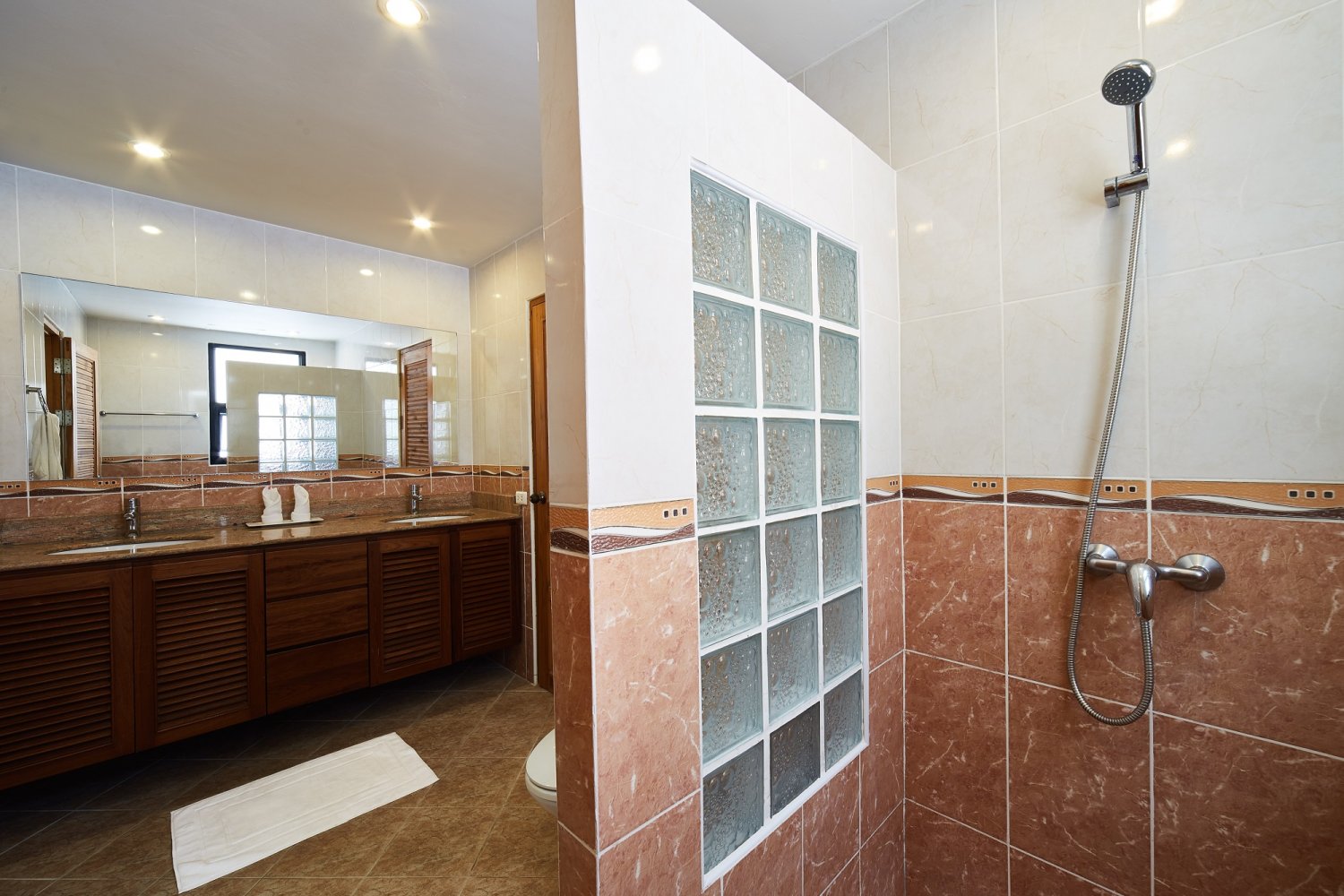 Property image - gallery 7