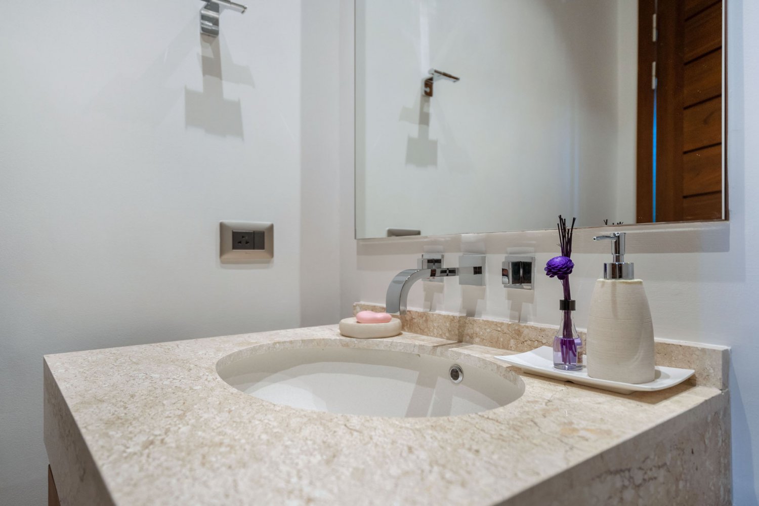 Property image - gallery 72