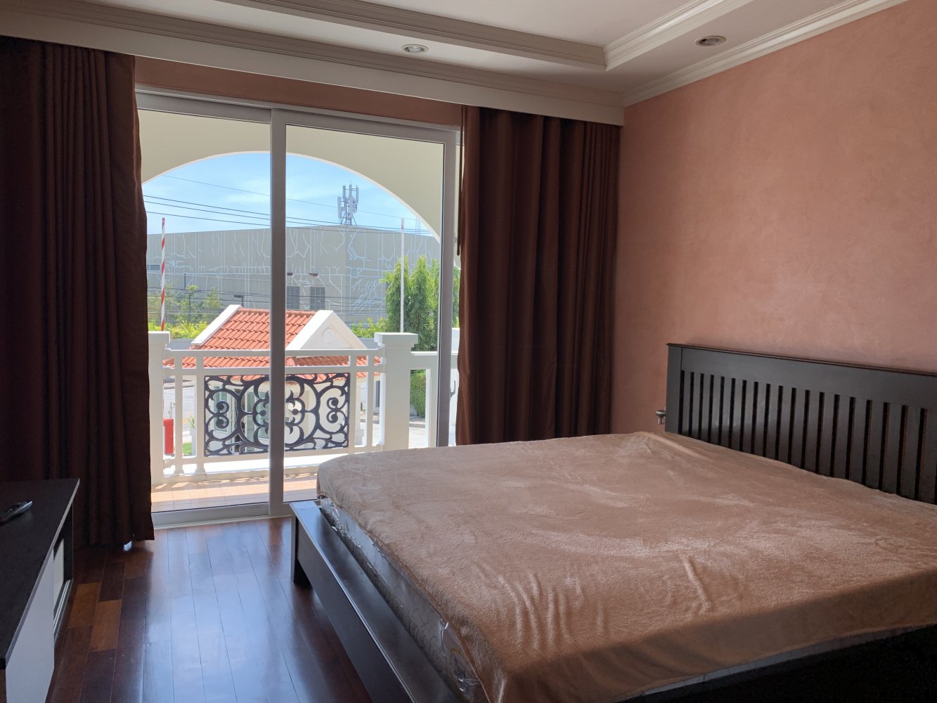 Property image - gallery 13