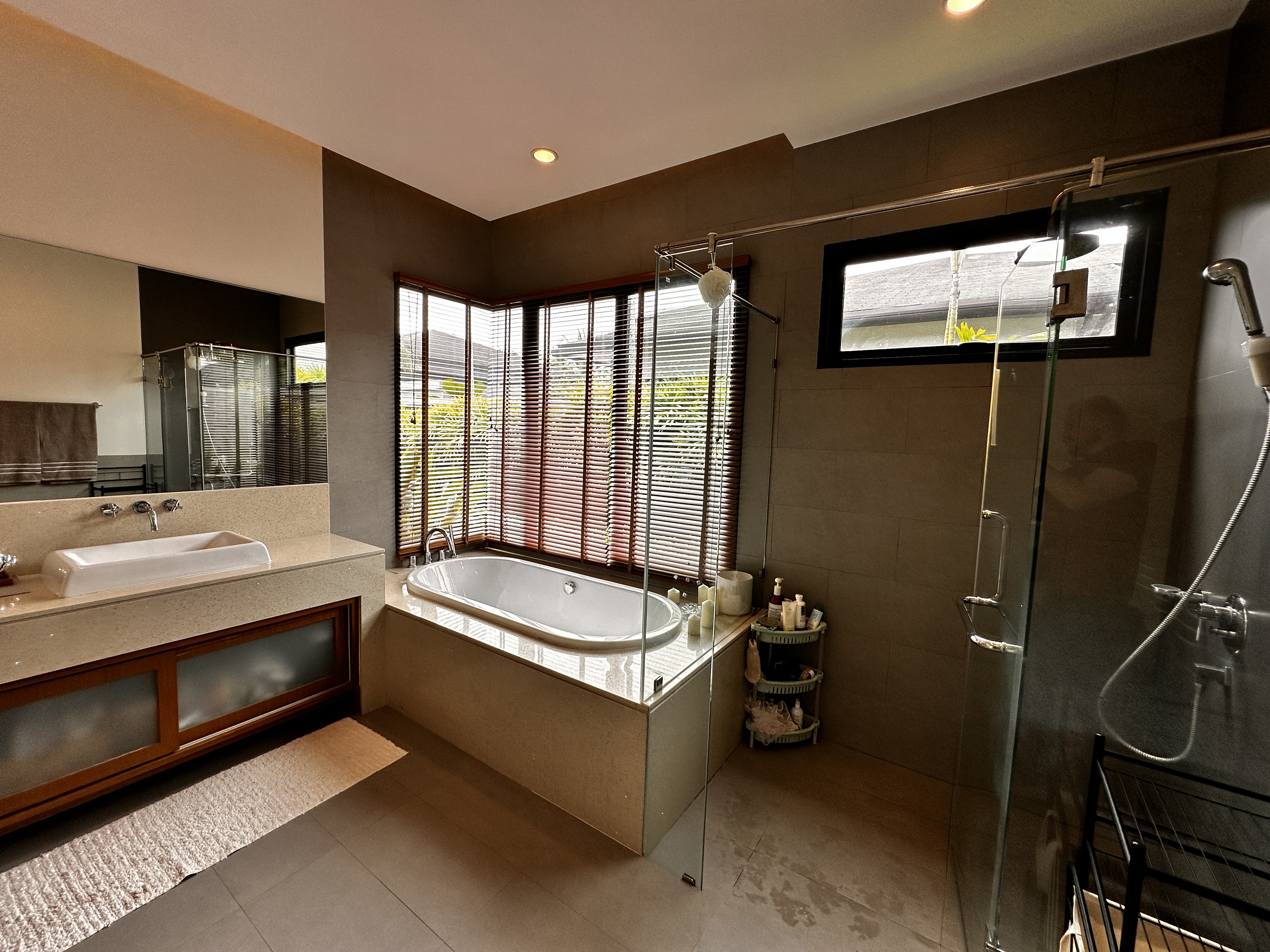 Property image - gallery 9