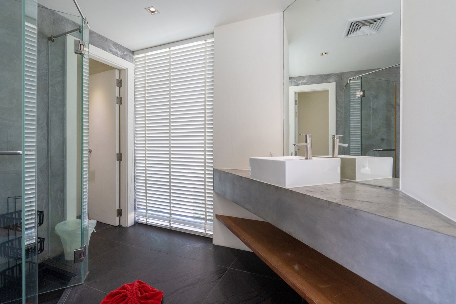 Property image - gallery 43