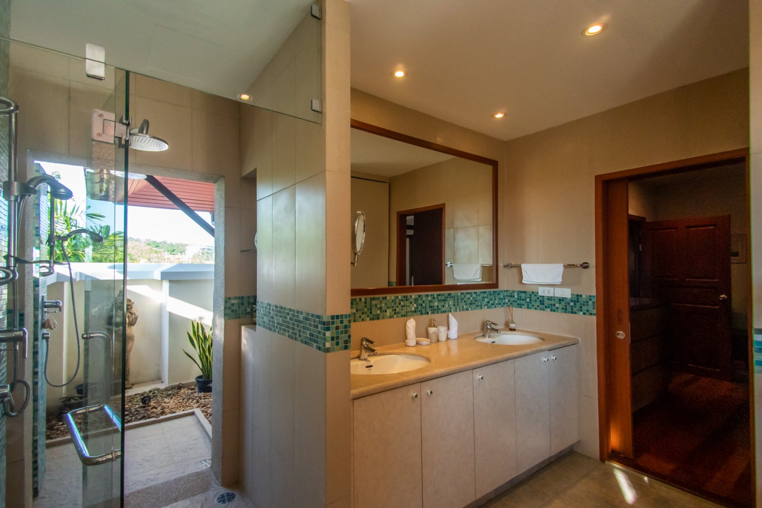 Property image - gallery 65