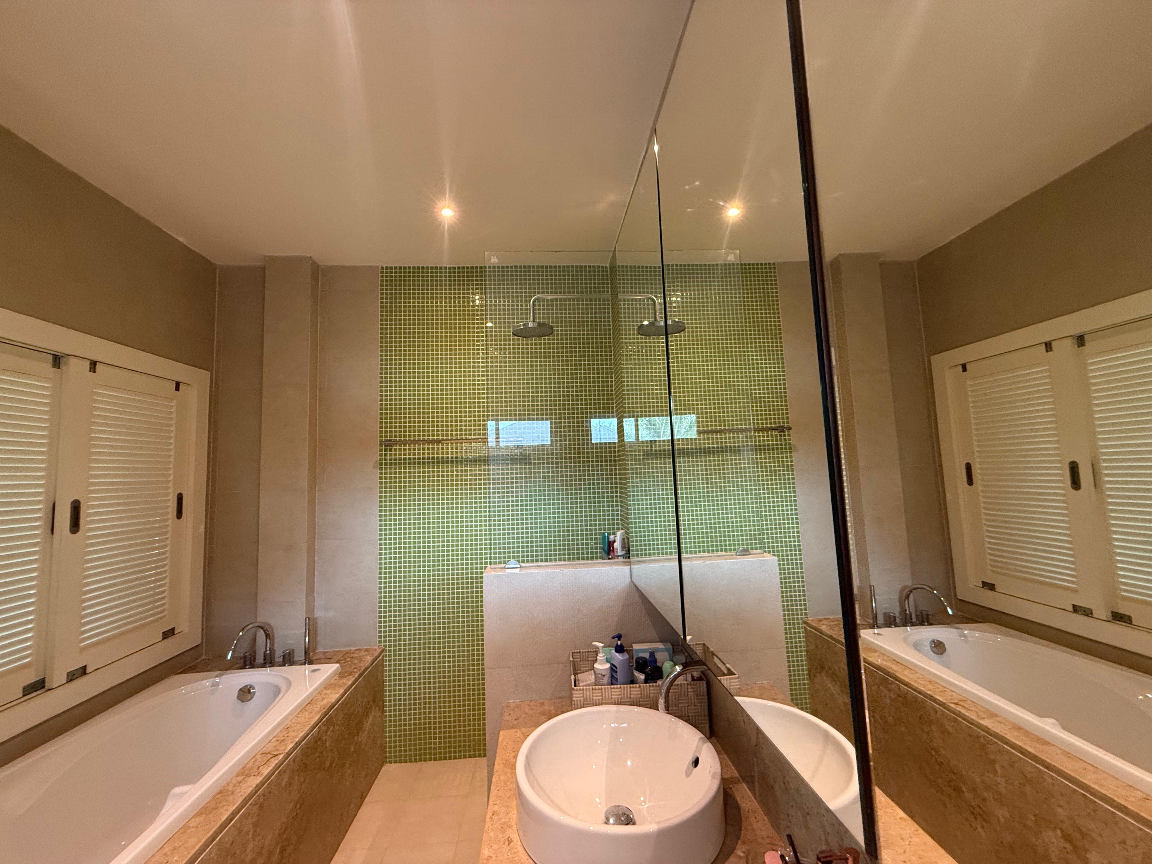 Property image - gallery 38