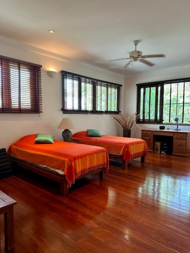 Property image - gallery 9