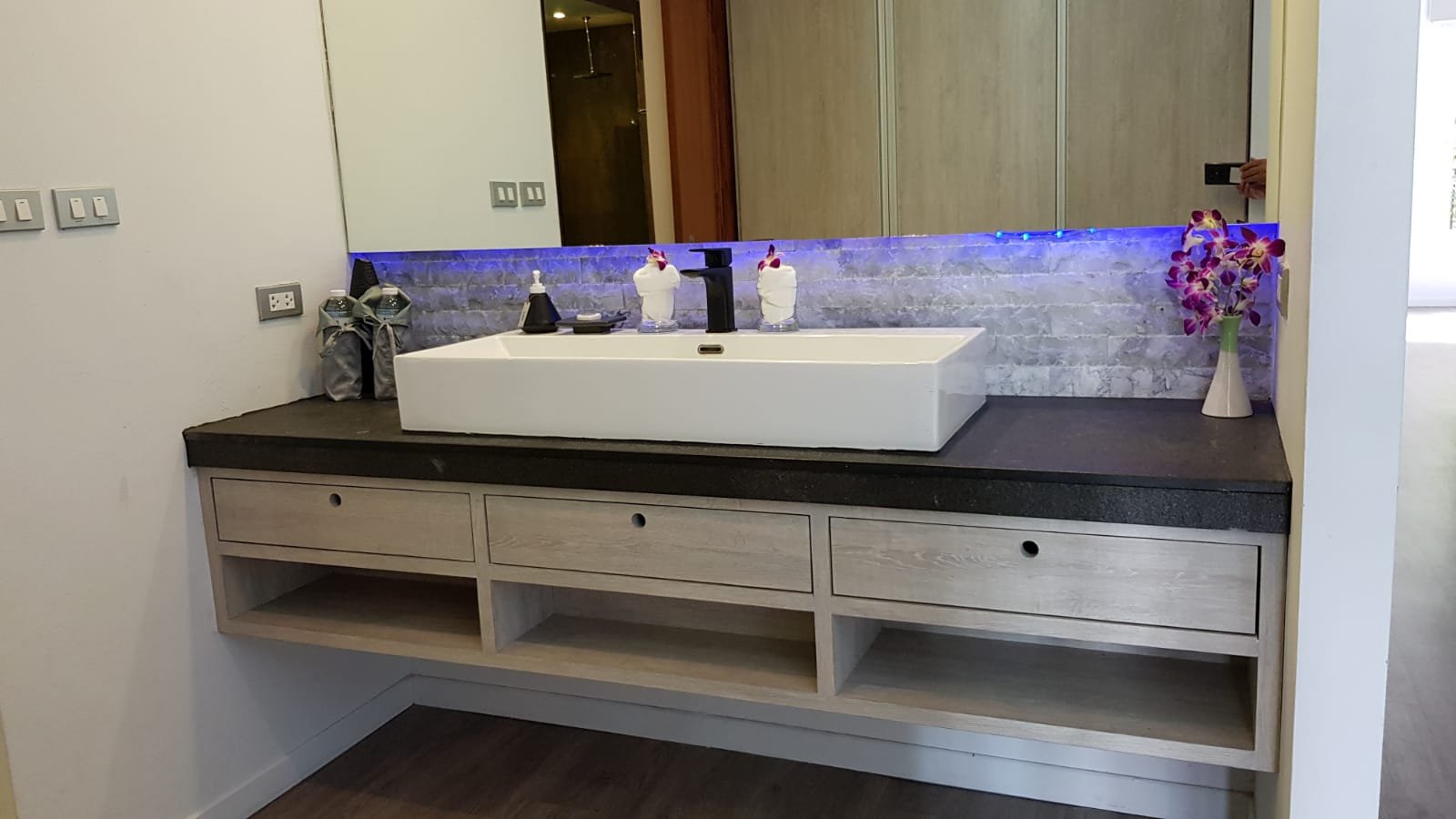 Property image - gallery 78