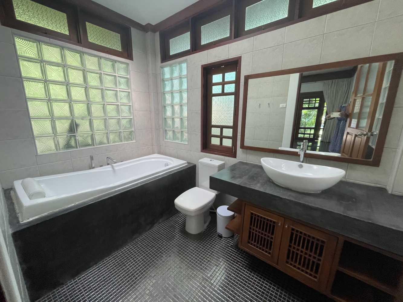 Property image - gallery 13