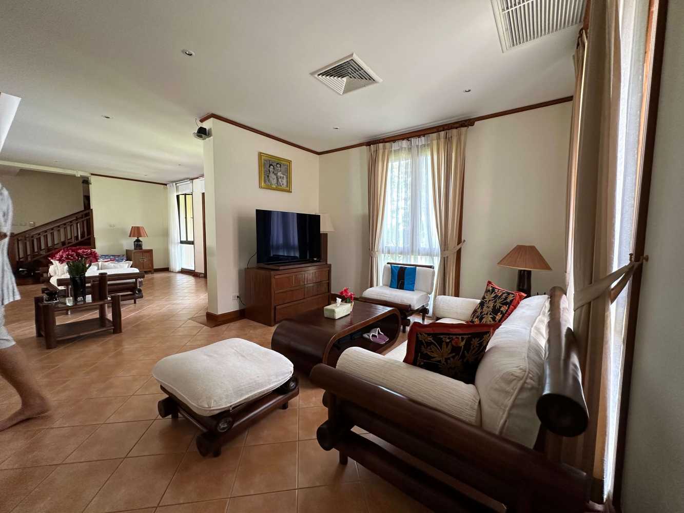 Property image - gallery 8