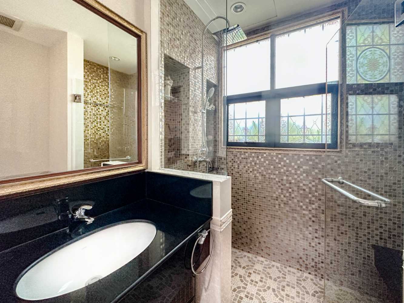 Property image - gallery 13