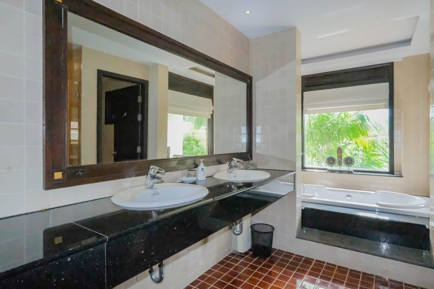 Property image - gallery 12