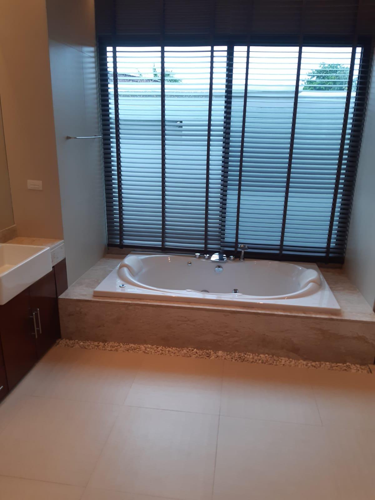 Property image - gallery 23