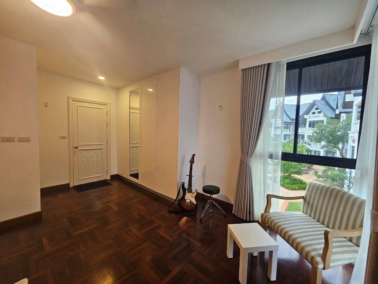 Property image - gallery 27