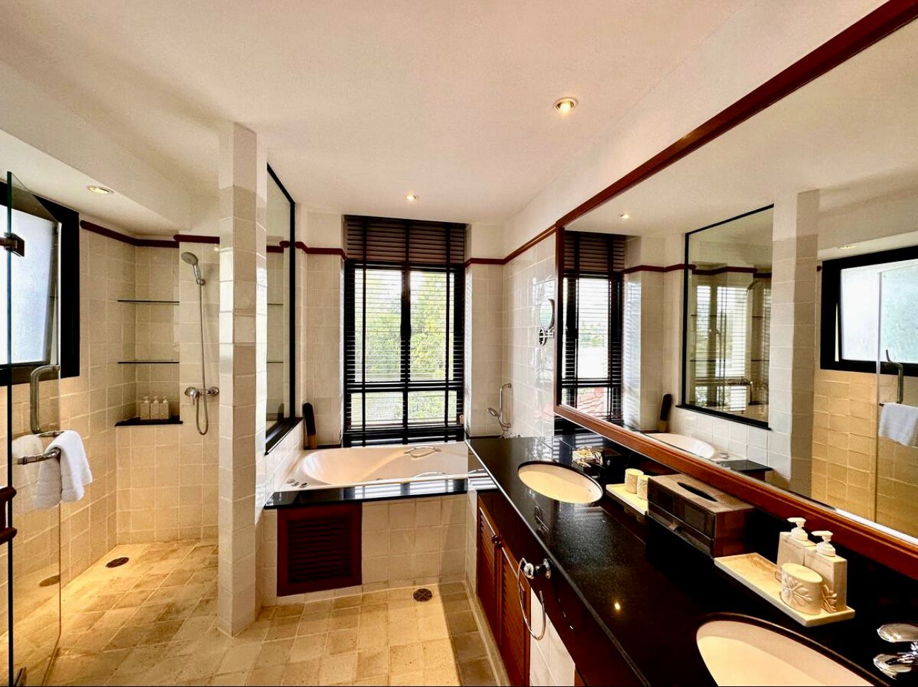 Property image - gallery 11