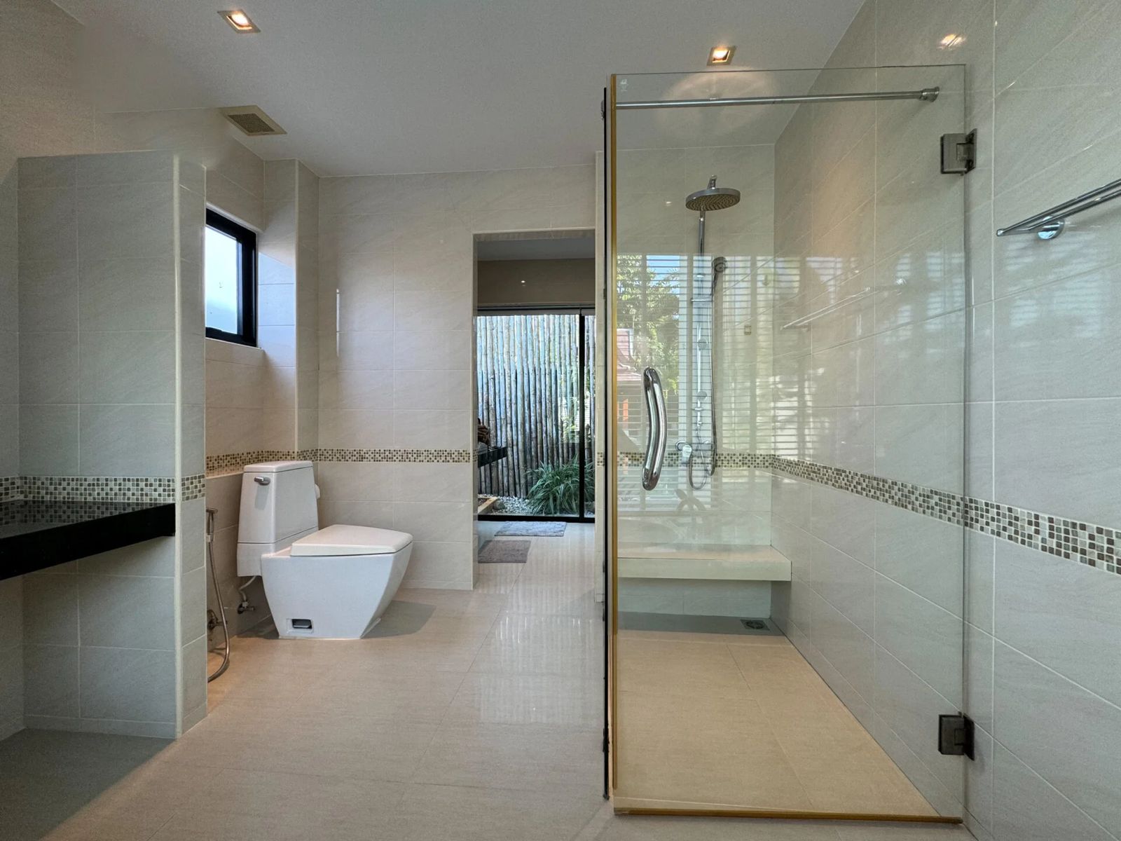 Property image - gallery 25