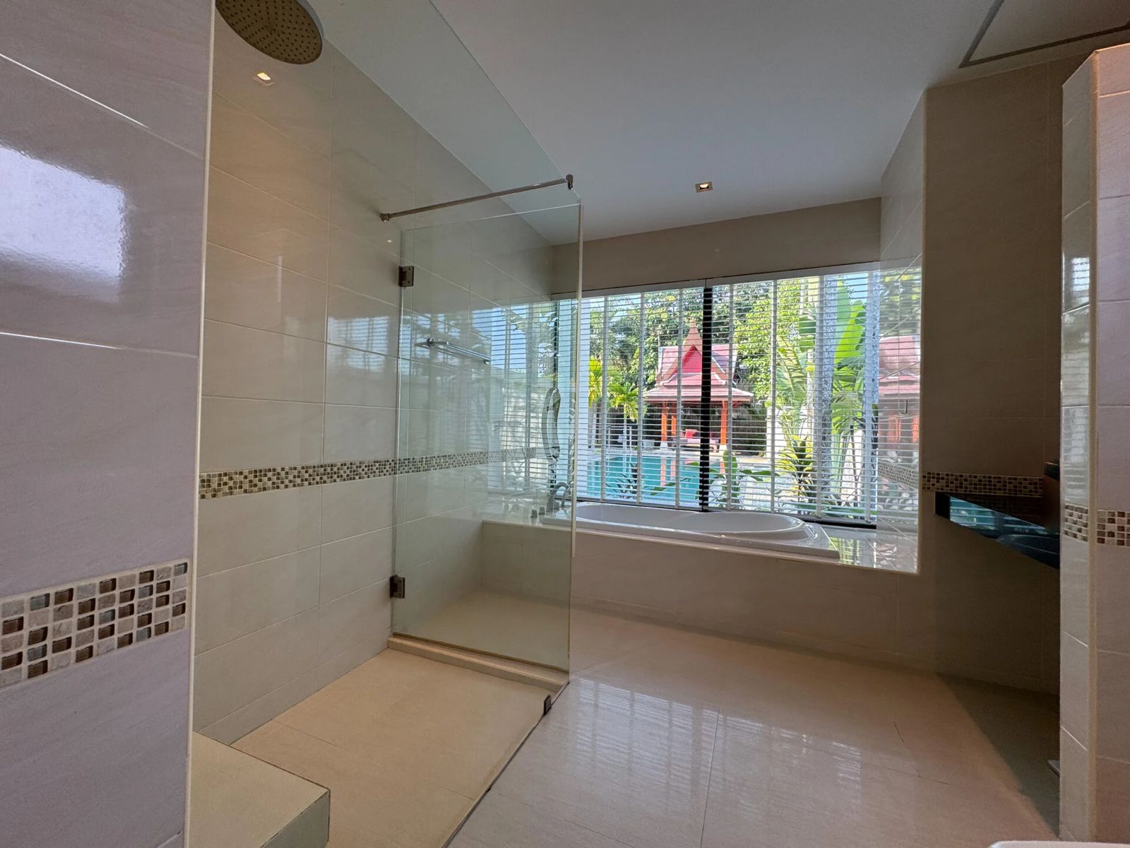 Property image - gallery 24