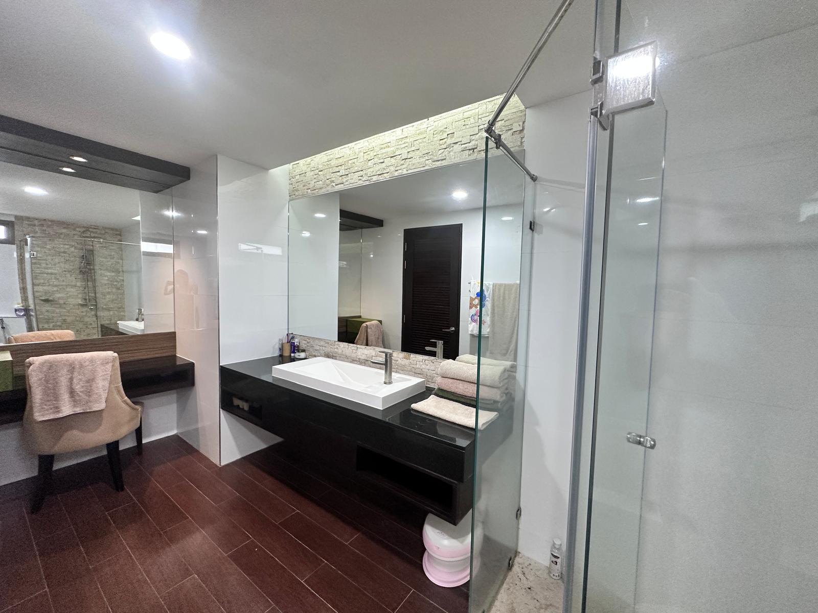 Property image - gallery 9