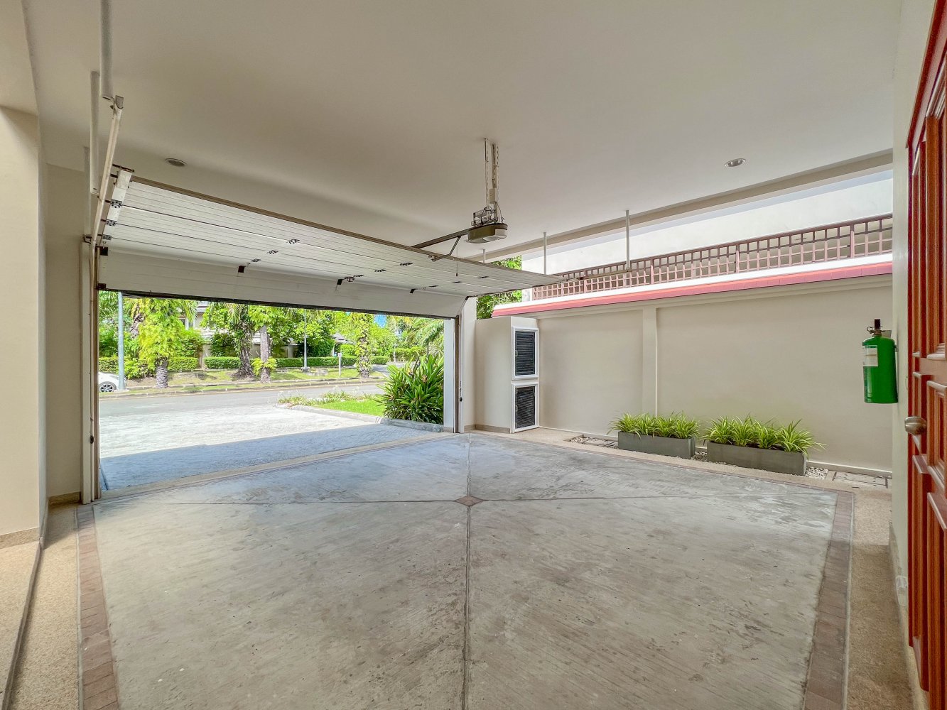 Property image - gallery 33