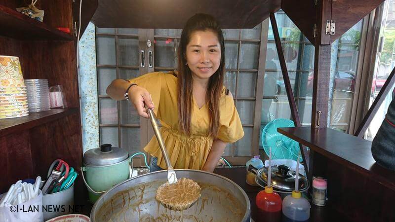 蚵仔麵線、大腸麵線 傳統美食麵線糊!