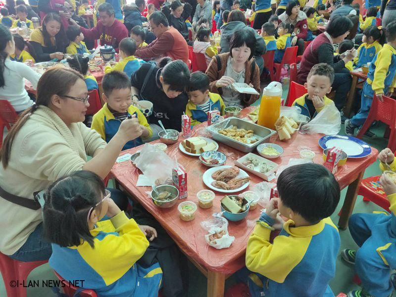 五鄉幼兒園配合教學情境舉辦歲末迎春圍爐