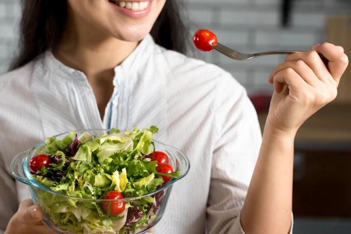 7 Alasan Mengapa Rutin Konsumsi Salad Sayur Baik untuk Kesehatan Anda