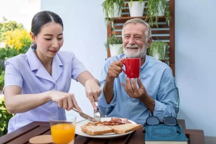 Temukan manfaat perawat home care untuk perawatan keluarga di rumah. Artikel ini menjelaskan bagaimana perawat home care dapat meningkatkan kenyamanan, kesehatan, dan kesejahteraan orang tersayang Anda di rumah