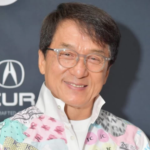 Meskipun kini usianya sudah memasuki 69 tahun, Jackie Chan bahkan tetap aktif secara fisik dan menjaga tubuhnya dalam kondisi prima.  Apa ya rahasianya?