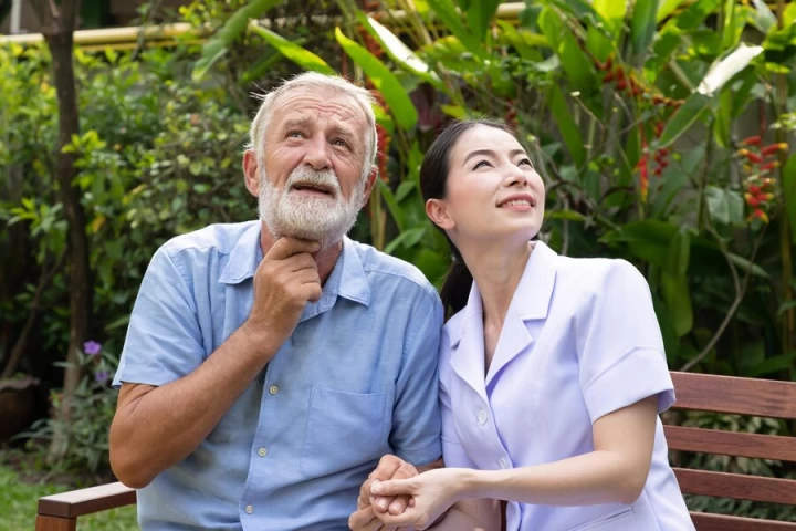 Pahami tugas utama caregiver berikut, dan pilih caregiver terbaik untuk orang tercinta Anda sekarang juga!