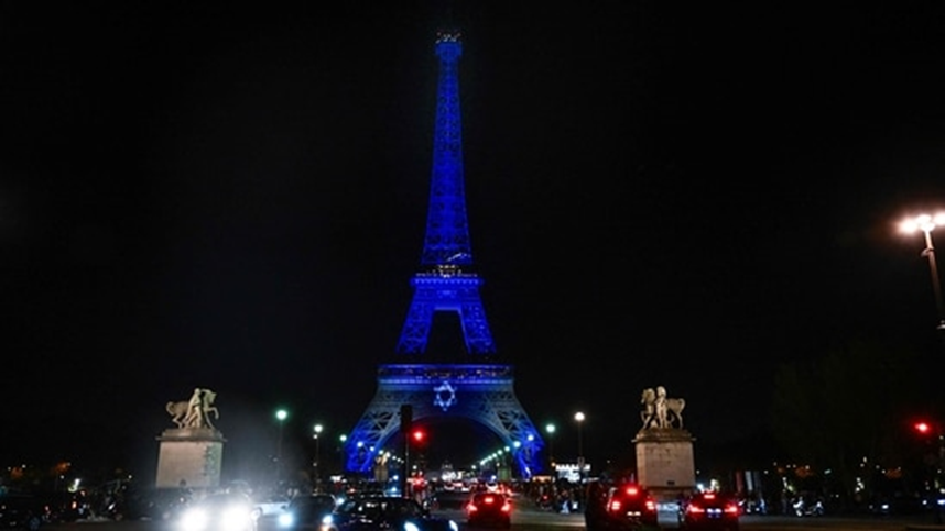 Eiffel Tower illuminated with blue light to support israel
