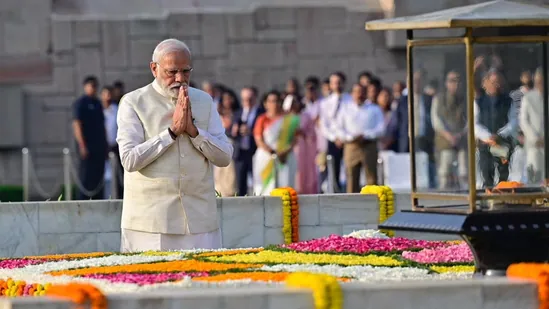 Prime Minister Narendra Modi paid a floral tribute