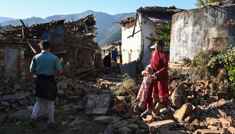 India lends a helping hand to Quake-hit Nepal