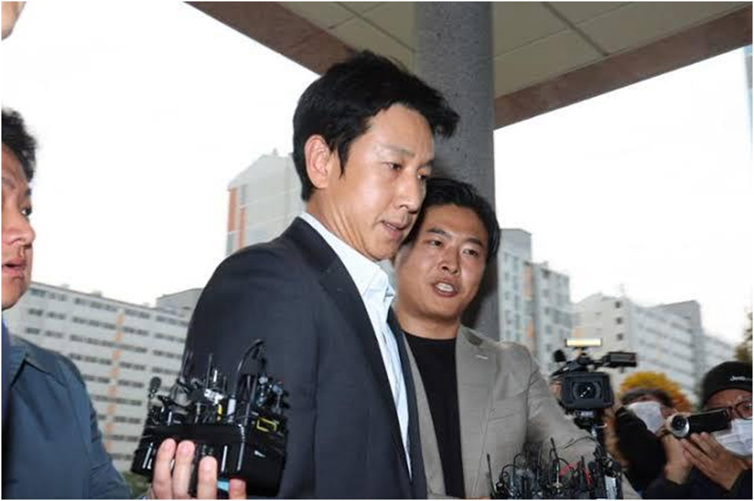 Actor Lee Sun Kyun for second question during the investigation in October