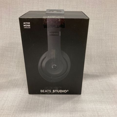 Beats studio 3 box hot sale