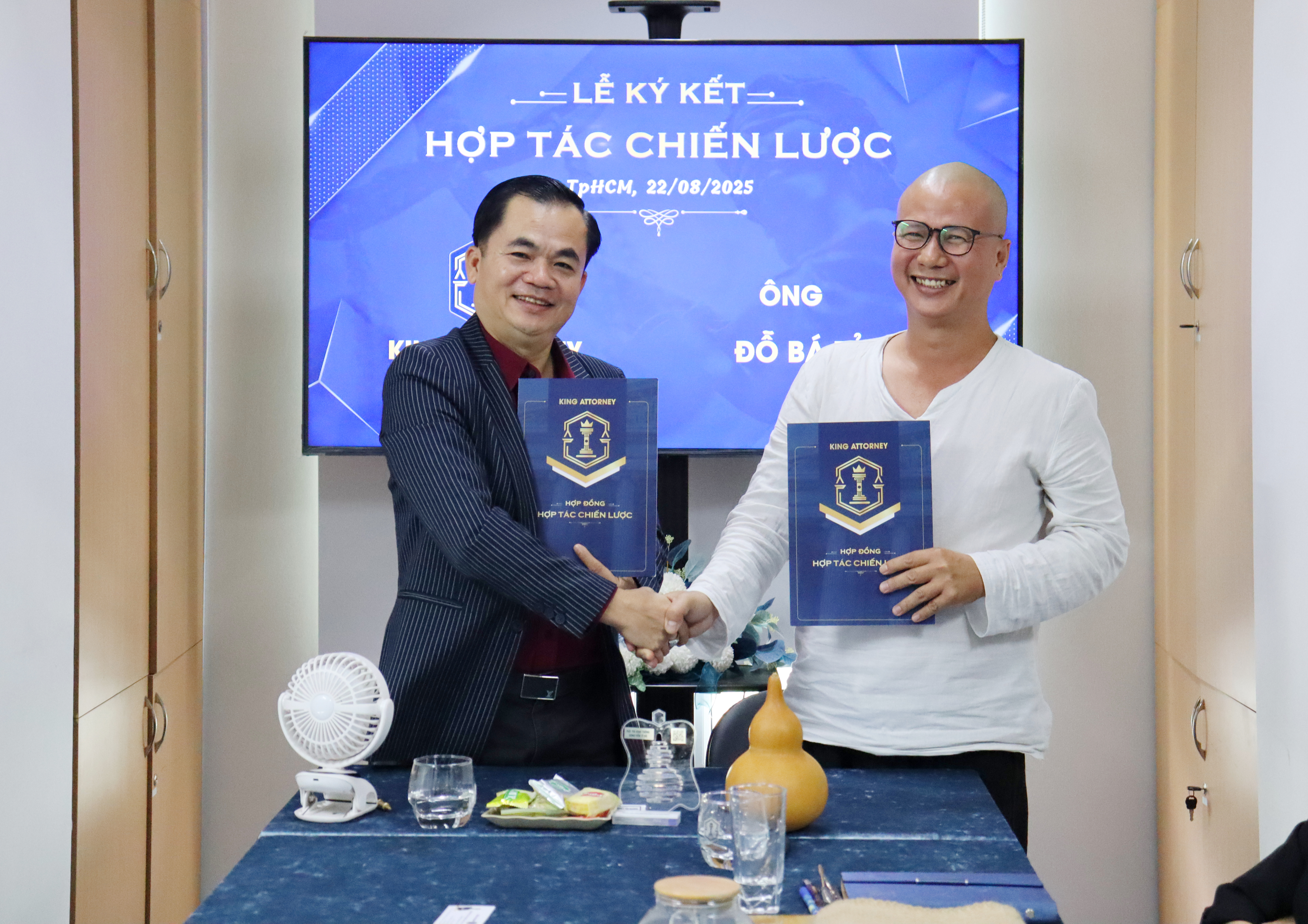LỄ KÝ KẾT HỢP TÁC GIỮA CÔNG TY CỔ PHẦN KING ATTORNEY VỚI ÔNG ĐỖ BÁ TỶ