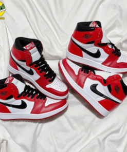 Air Jordan 1 Mid Chicago White Toe