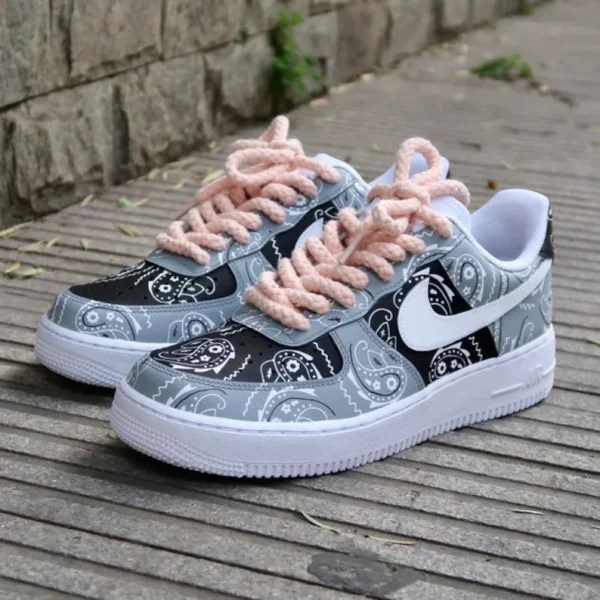 Bandanna Spray Painting Custom Air Force 1