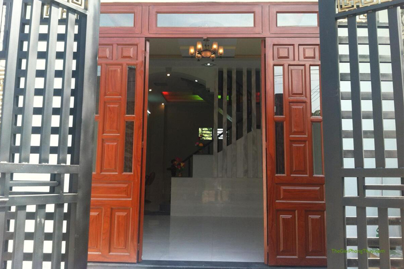 Cách hóa giải cổng đối diện cửa chính có cần thiết phải sử dụng?