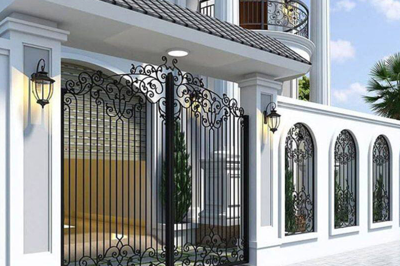 Trụ cổng vào giữa cửa nhà có sao không trong phong thủy và đời sống?