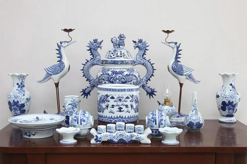 Ý nghĩa của ccách sắp xếp bàn thờ 1 bát hương